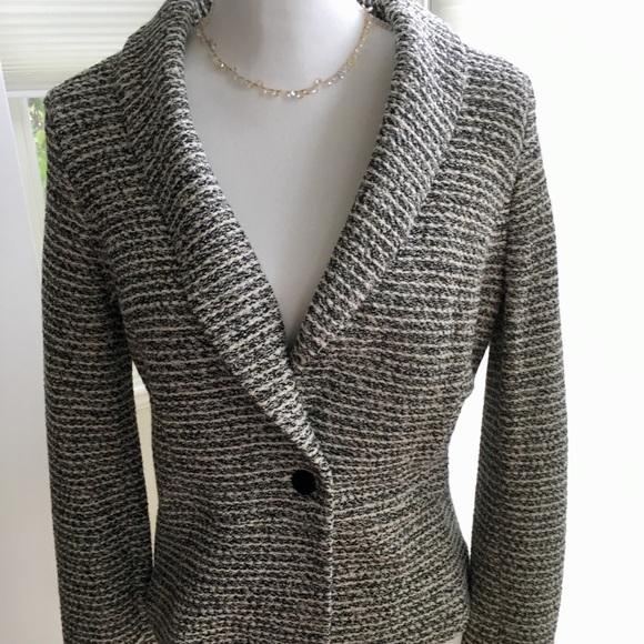 Banana Republic Jackets & Blazers - Host Pick ❤️ Banana Republic Fitted Jacket, size 8